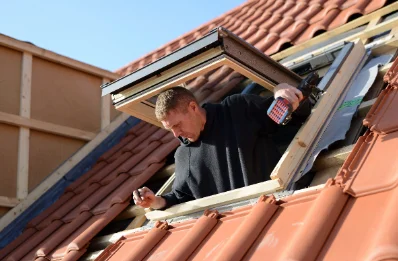 Pose de fenêtres de toit Velux à Tromarey